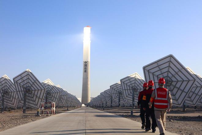 世界地球日｜“风光”赋能为新疆低碳园区建设注入绿色动能(图2)