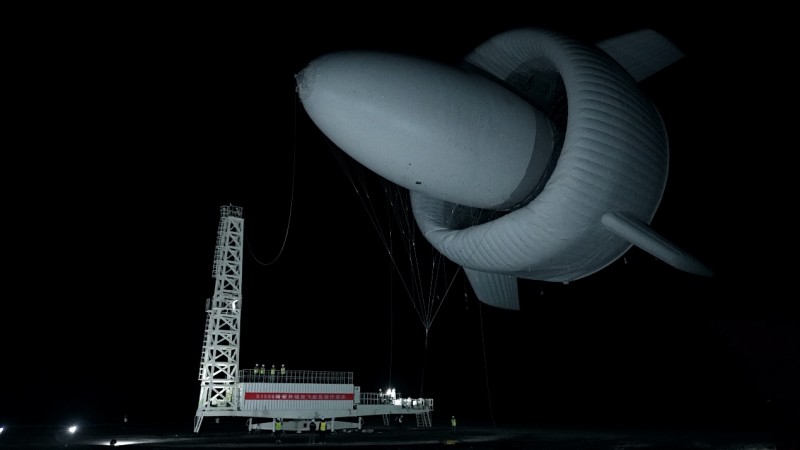 世界首台兆瓦级商用浮空风电系统完成戈壁工况试飞(图1)